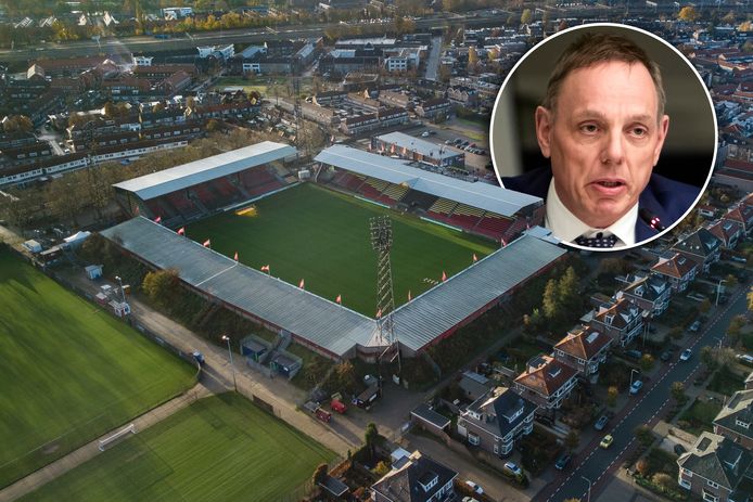 Go Ahead Eagles hoeft van burgemeester König niet voor elke wedstrijd een aparte vergunning aan te vragen. ,,Wij hebben het al goed geregeld''