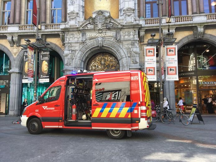 Technicus in levensgevaar na incident in liftschacht in Antwerpen.