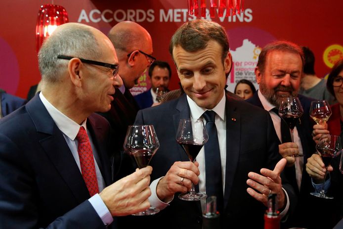 De Franse president Emmanuel Macron drinkt elke dag wijn, zowel bij de lunch als ’s avonds.