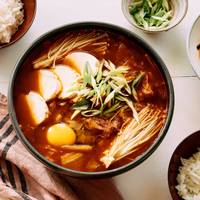 Koreaanse stoofpot of enchiladapan met butternut: dit is ons weekmenu