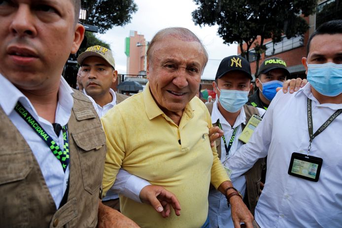 Rodolfo Hernandez wordt door de Colombiaanse pers de “Colombiaanse Trump” genoemd, vanwege zijn vaak schandalige en excentrieke uitspraken.