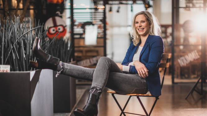 DE KLASFOTO. Zo zag VTM-journaliste Julie Colpaert eruit als puber. “Ik leerde mijn vriendin snoep eten”