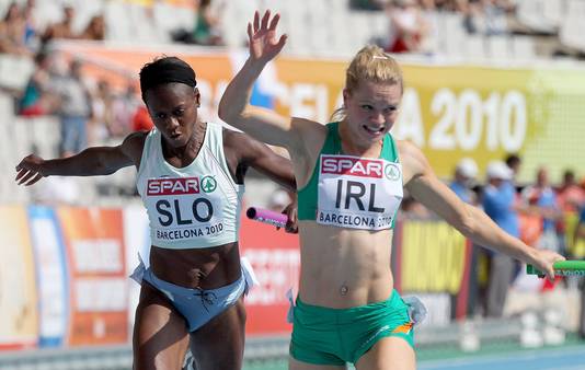 Merlene Ottey (links) deed op haar 52ste nog mee aan een EK atletiek.
