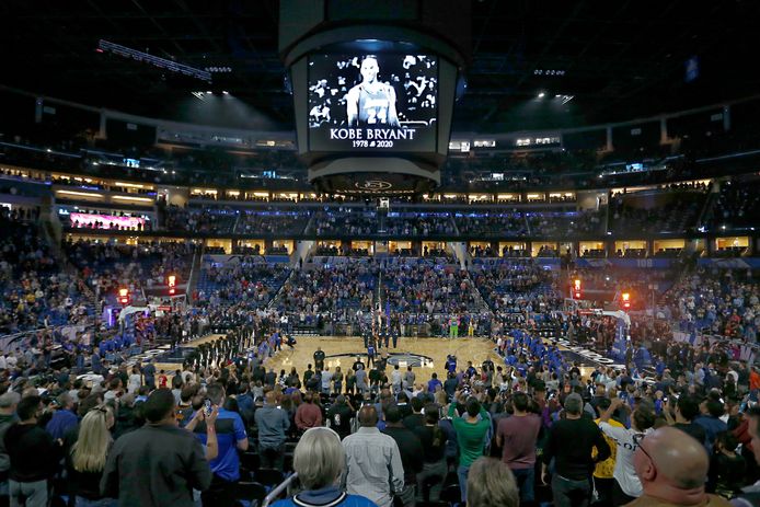 Fans eren Kobe Bryant voor Orlando Magic - Los Angeles Clippers.