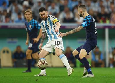 ONS RAPPORT. “Hij legde al zijn criticasters het zwijgen op”: Messi grote uitblinker bij finalist Argentinië, Kroatische verdediging moet het ontgelden
