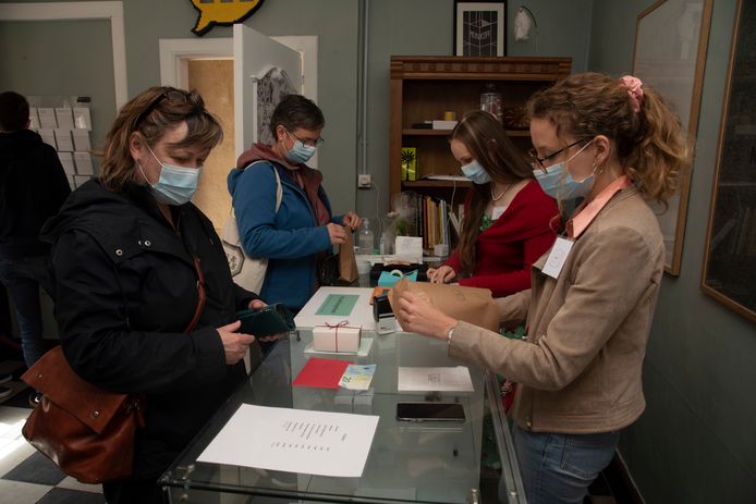 Leerlingen van de academie hielden afgelopen weekend een Poëzie apotheek open in Wetteren.