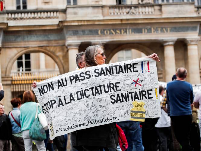 Franse vakbonden roepen op tot staking nu vaccinatie in zorgsector verplicht wordt