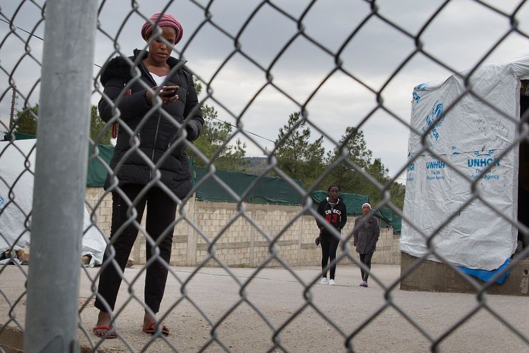 Vluchtelingen in het opvangkamp Moria op Lesbos. Beeld ANP