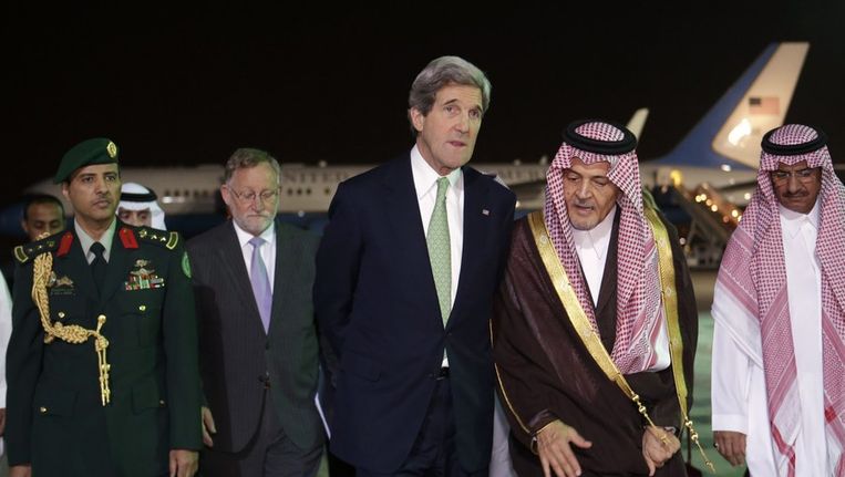 John Kerry met de Saudische minister van Buitenlandse Zaken Beeld afp