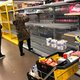 Liveblog: Meerdere Europese landen sluiten de grenzen, ziekenhuizen stellen niet-acute operaties uit | Ruzie om de laatste pot pastasaus: ‘Klanten zijn van God los’