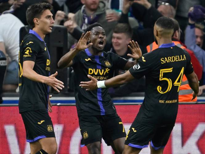 Na 2.068 dagen weer aan de leiding: tienkoppig Anderlecht wint intense Brusselse derby tegen Union 