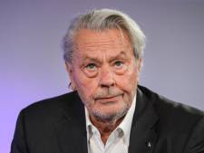 Une demande de prélèvement d'ADN d'Alain Delon déposée auprès de la justice suisse par la fille d’Ari Boulogne
