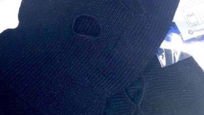 Jongeren met bivakmutsen en messen opgepakt bij JD Sports-filiaal in Rotterdam