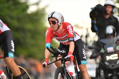 KOERS KORT. Van Gils stapt uit Vuelta met corona - Vanmarcke proeft voor het eerst sinds 2019 van zege - Keisse krijgt afscheid in Kuipke in Gent
