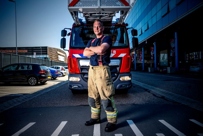 Brandweerman Chiel Jansen moet stoppen als hij 39 is, terwijl hij niet weg wil bij de brandweer.