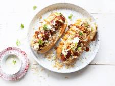 Wat Eten We Vandaag: Luxe hotdog met zuurkool en gefrituurde uitjes