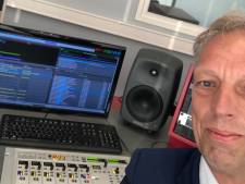 Burgemeester Sjors Fröhlich terug bij ‘oude liefde’: hij reikt de lintjes vandaag uit op de radio
