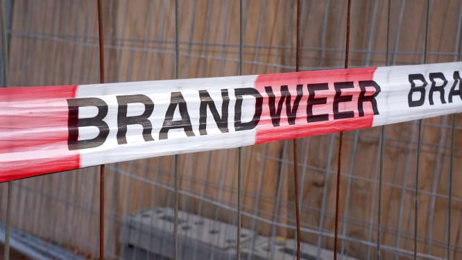 Tweetal mag huis niet binnen en steekt voordeur in brand in Breda, bewoner ontdekt vuur op tijd