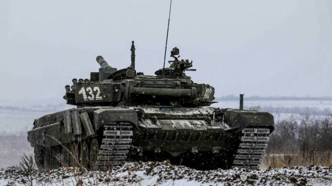 La Russie retire une partie de ses troupes de sa frontière avec l'Ukraine, mais dénonce “l’hystérie” occidentale