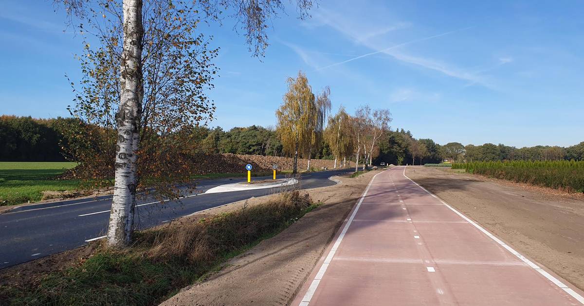 Vier weken afgesloten geweest, maar nu is fietspad tussen Westerhoven en Riethoven klaar