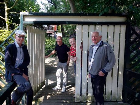 Dwars door huizen en tuinen in Gorinchem: ‘We komen op plekken waar we zelf nooit zijn geweest’ 