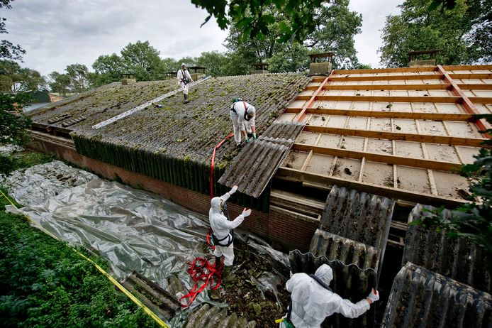 Binnen heel Wierden ligt nog liefst 400.000 vierkante meter aan asbest op grote daken van boerderijen en bedrijven.