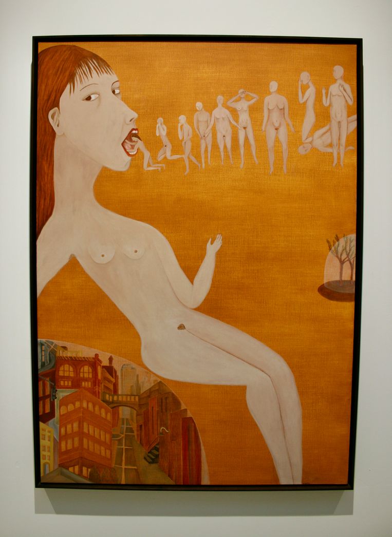 ‘La Comegente’ (de menseneter) van Cecilia Vicuña in ‘The Milk of Dreams’ in de Giardini.  Beeld Anna van leeuwen