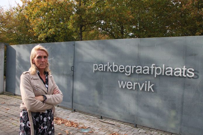 Gina Broutin (46) werd op de parkbegraafplaats van Wervik overvallen.