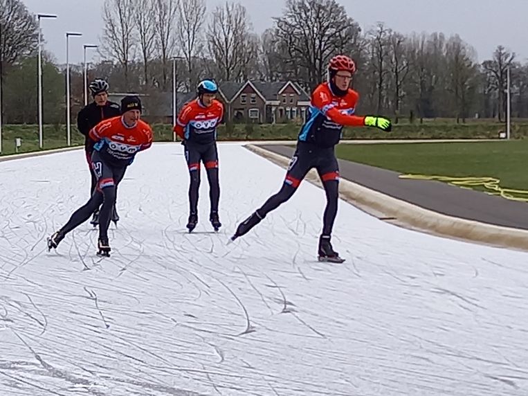 Tussen half 8 en 10 kon er in Winterswijk worden geschaatst. Beeld Wim Ruesink