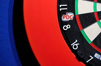 Belgen net niet naar finaleronde in Qschool darts, morgen herkansing - Van Barneveld met kopzorgen