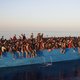 Meer dan 500 migranten van afgeladen vissersbootje voor kust van Lampedusa gered