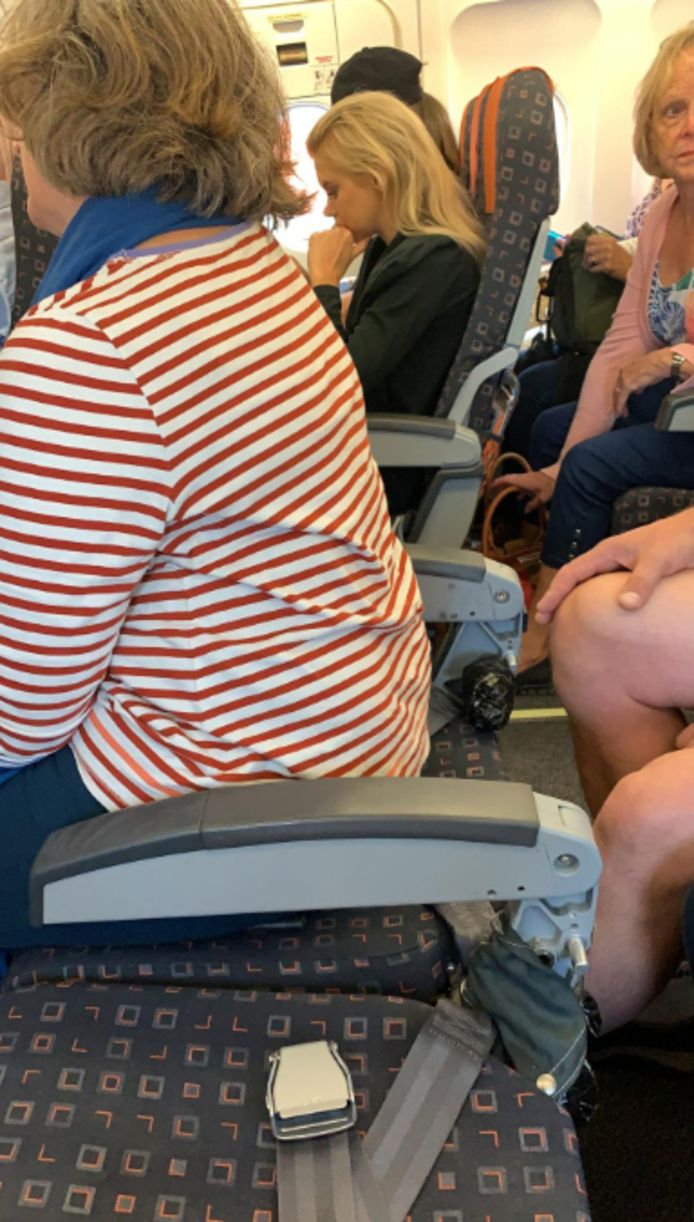 EasyJet reageert op vliegtuigstoelen zonder rugleuning: ‘Tijdens vlucht ...