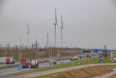 Windmolens langs A16 staan nog stil, maar ze gaan snel écht draaien