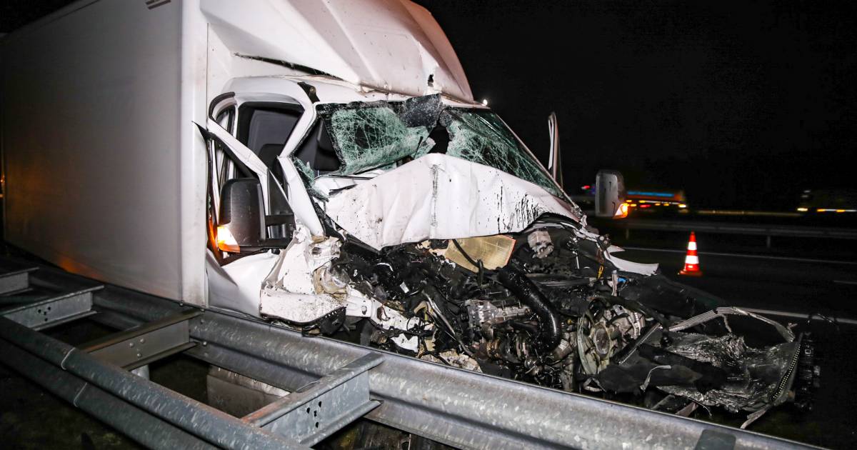 Ernstig ongeluk bij Kootwijk zorgt voor lange file op A1 richting Amersfoort.