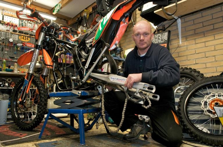 Curré zweert bij de KTM 450 SXS | Foto | gelderlander.nl