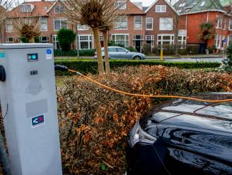 Britse regering verplicht laadpaal voor elektrische wagens bij nieuwe woningen