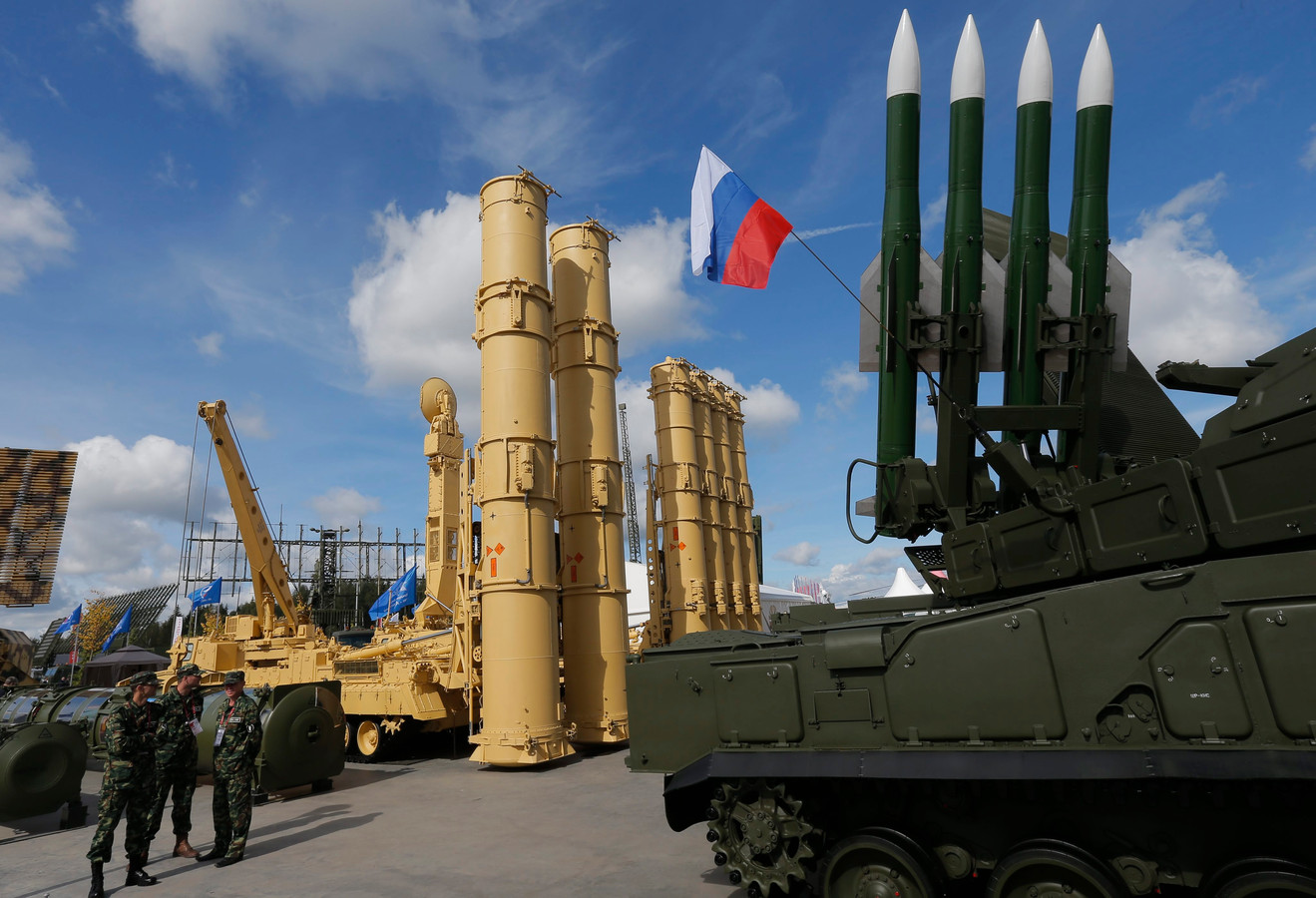 Оборонно-промышленный комплекс. Оборонно стратегический комплекс. Оборонный комплекс алмаз антей. Панцирь-с1 щегловский вал. Оборонно стратегический комплекс.