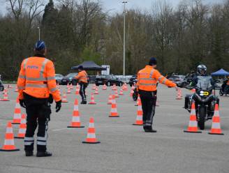 Politie nam voor het tweede jaar op rij deel aan ‘Dag van de Motorrijder’: “70-tal motorrijders kwamen hun rijkunsten oefenen”