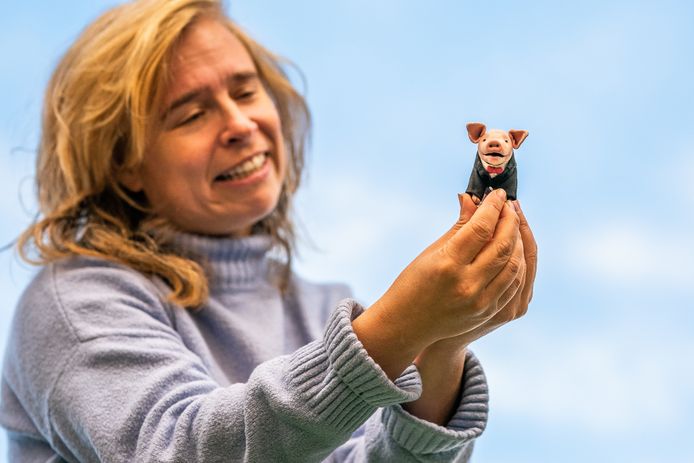 Masha Halberstad dengan Knorr dalam gaun Oscar-nya.