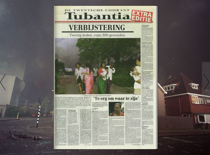 De extra uitgave van de krant na de vuurwerkramp.