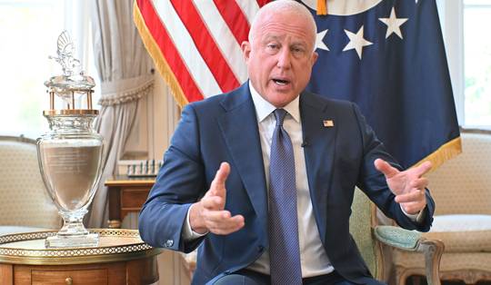 Minister Prévot roept Amerikaans ambassadeur Bill White op het matje na uithaal naar Vandenbroucke: ‘Onaanvaardbaar’