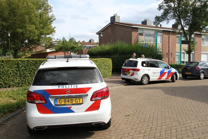 De politie aanwezig in Almelo.