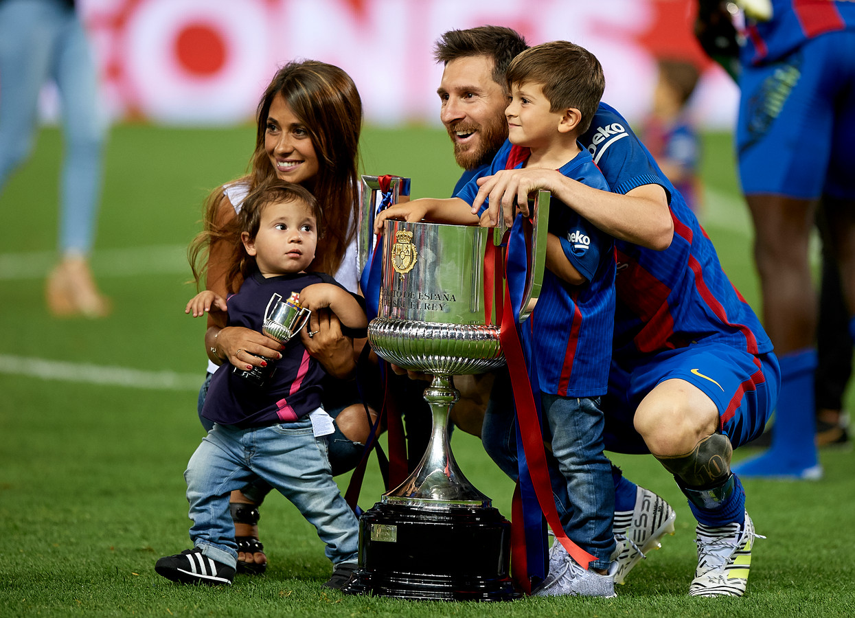 haai ergens Menselijk ras De mijlpalen van Messi | Foto | AD.nl