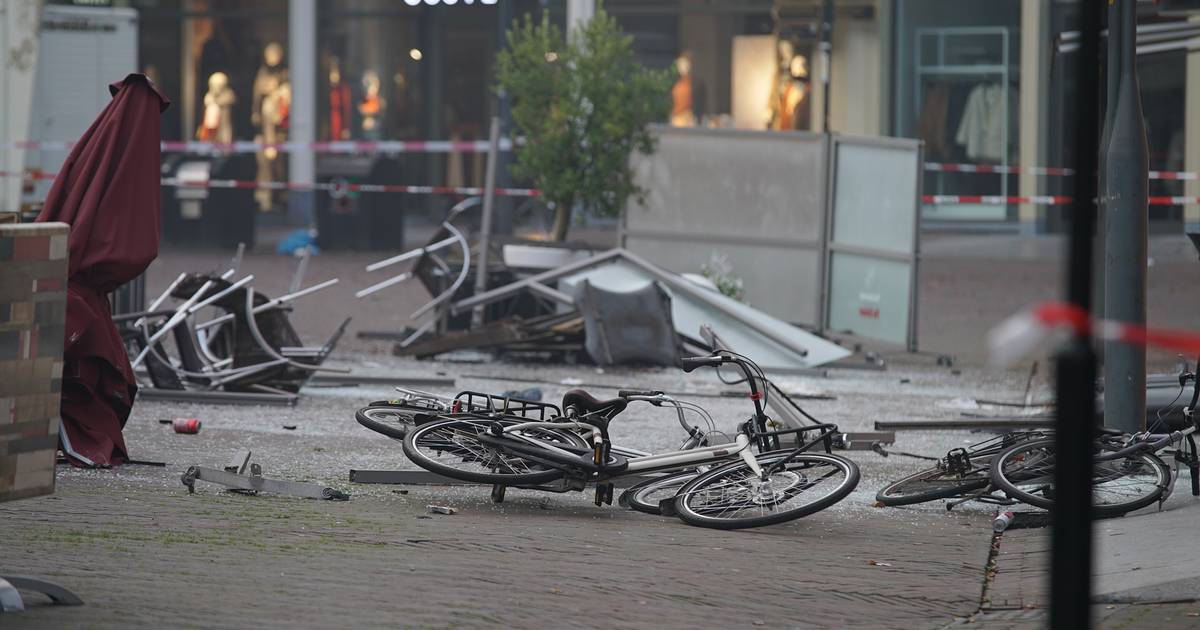 Werk- en celstraf geëist tegen slachtoffers terrasaanslag Deventer voor vechtpartij: ‘het was zelfverdediging'.