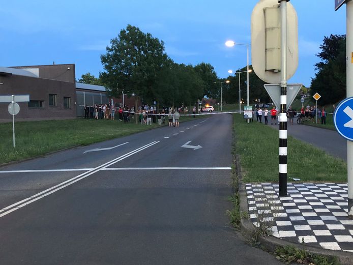 Na een waarschuwing namen de kijkers meer afstand.