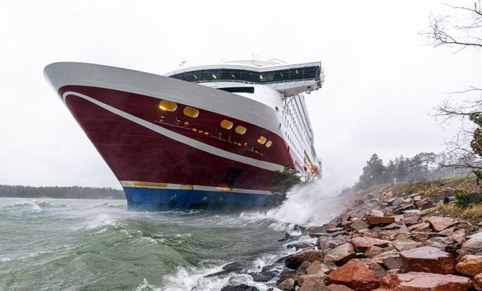 Grace, het cruiseschip van de Finse rederij Viking Line, is vandaag aan de grond gelopen in de buurt van Mariehamn.