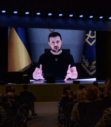 Zelenski: ‘Wederopbouw van Oekraïne begint voor einde van de oorlog, en zonder corruptie’