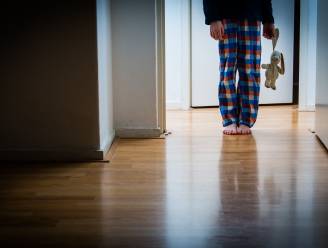 Nederlands jongetje (10) kan niet meer aanzien dat mama door papa wordt mishandeld en belt de politie