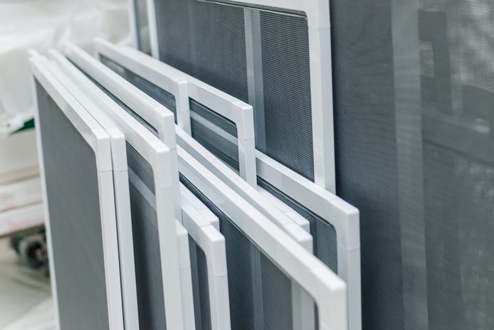 Hollandse Poort huurde de grote hal om zelf kunststof kozijnen te gaan produceren.