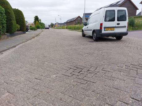 Zwaluwstraat Tiel deze zomer ‘gladgestreken’